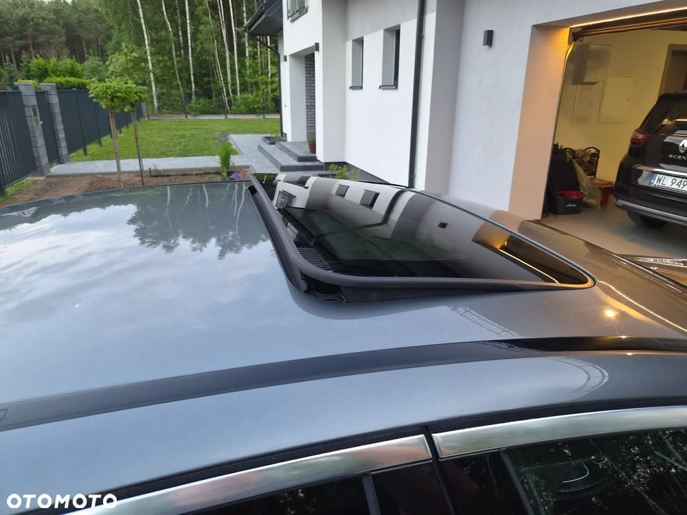 Mercedes-Benz Klasa E 220 d 4Matic 9G-TRONIC AMG Line - 33