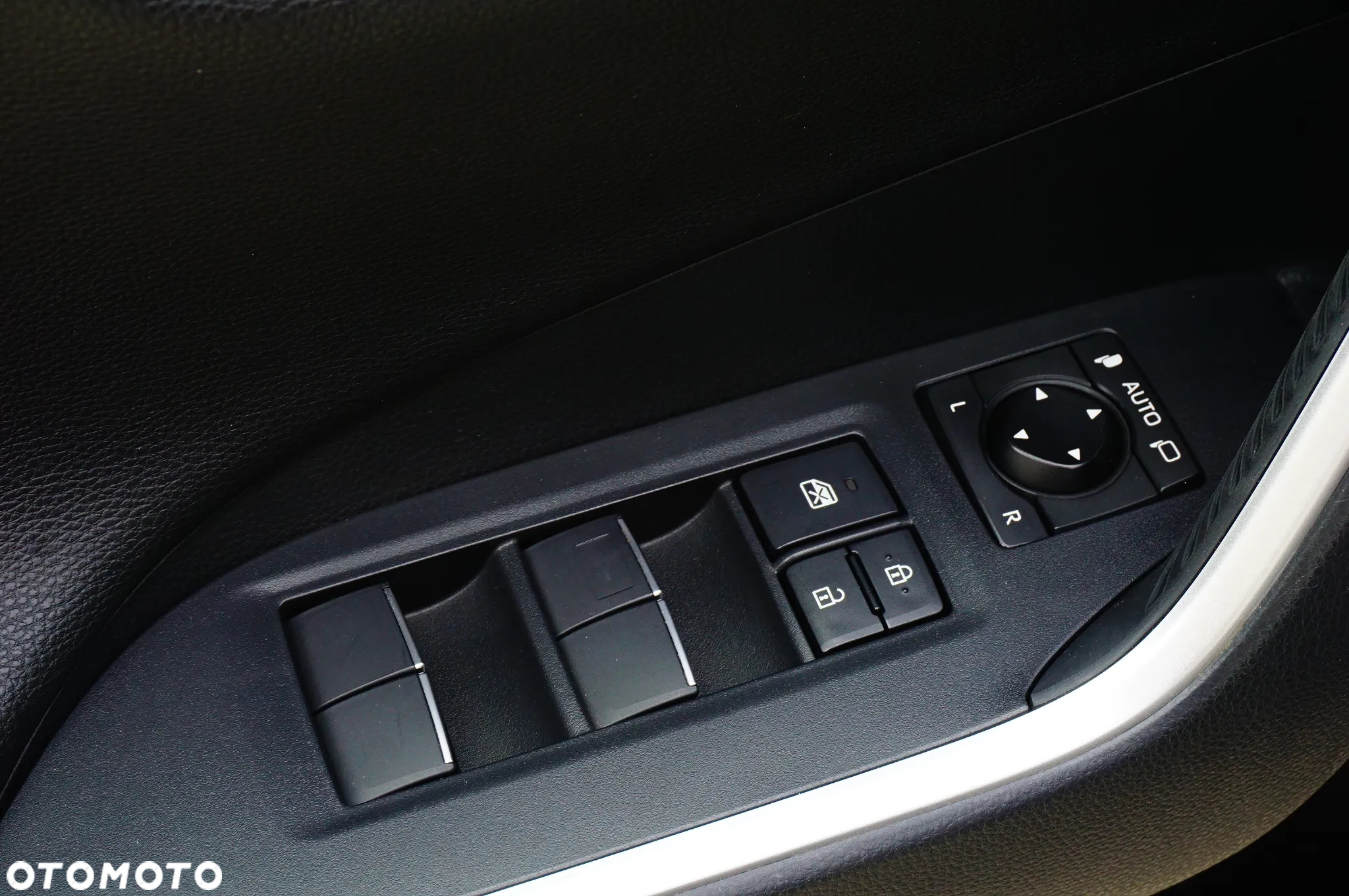 Toyota RAV4 2.5 Hybrid Comfort 4x2 - 19