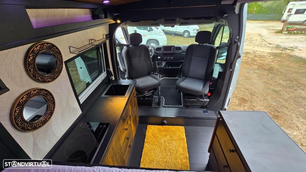 Renault Master Camper Van - 5