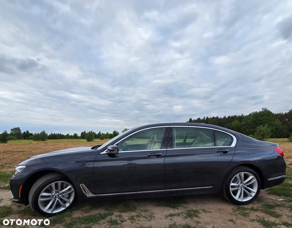 BMW Seria 7 750Li Edition Exclusive - 6