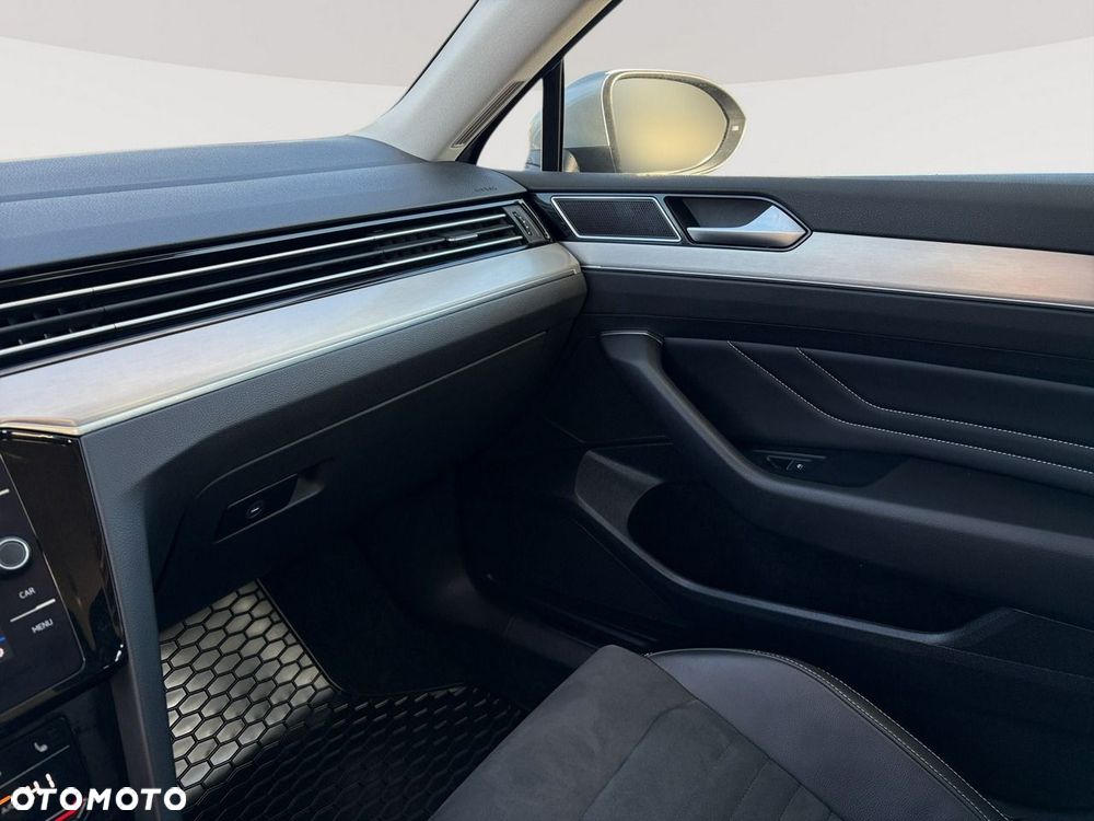 Volkswagen Passat - 22