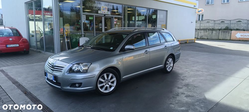 Toyota Avensis 2.0 D-4D Luna - 1