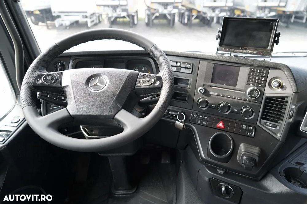 Mercedes-Benz AROCS 3243 / 8x4 / BASCUNĂ BIDIRECȚIONALĂ / BASCUNĂ HIDRODOXY / BORDMATIC / BASCUNĂ HIDRODOXY / ANVELOPE 100% / 2016 / - 32