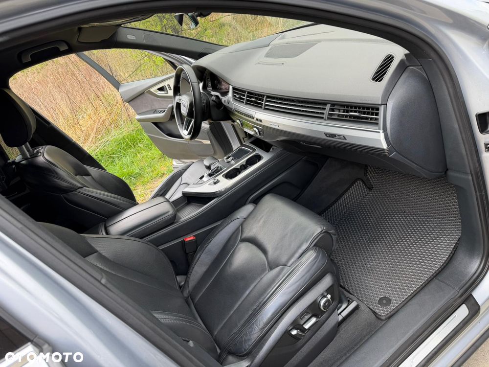 Audi Q7 - 7
