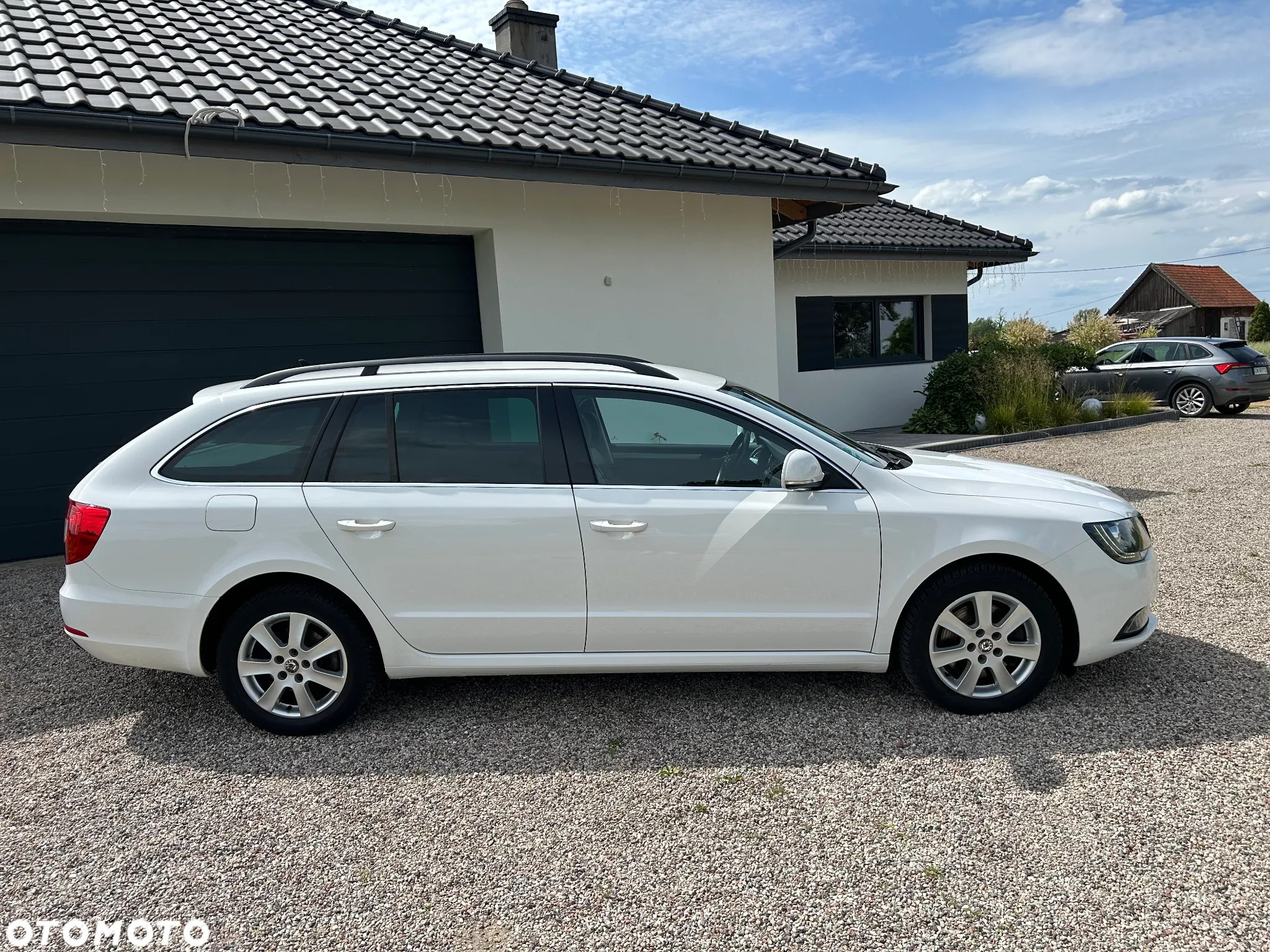 Skoda Superb 2.0 TDI DSG Ambition - 4