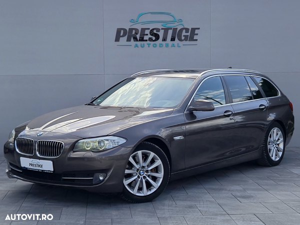 BMW Seria 5 525d Touring Sport-Aut. Luxury Line