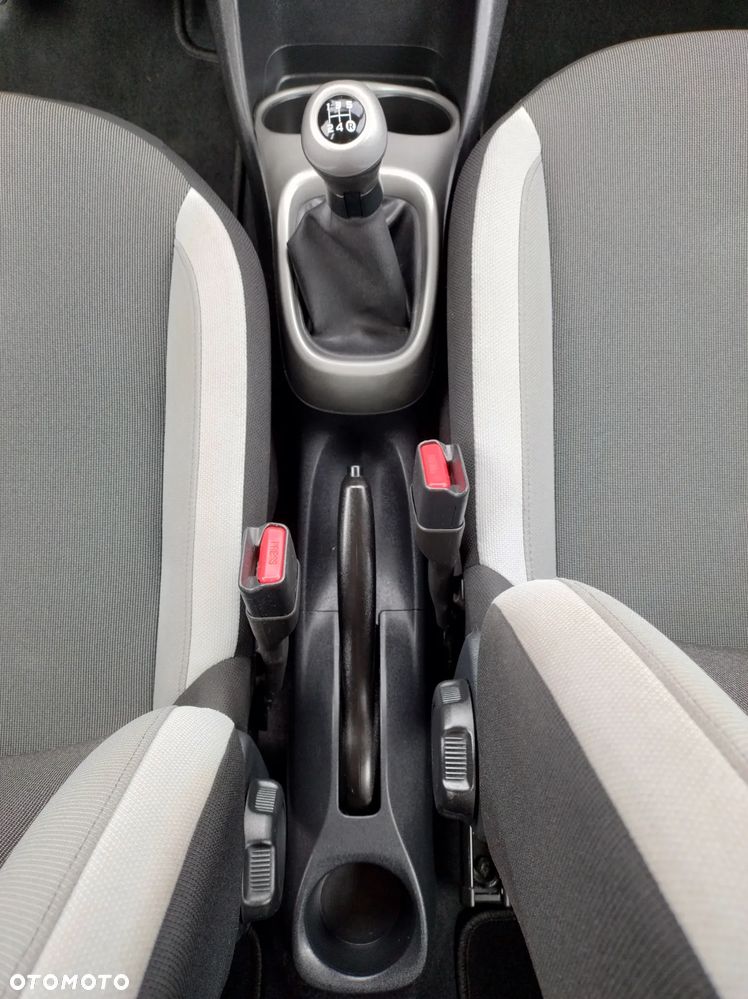 Toyota Aygo x-clusiv - 29