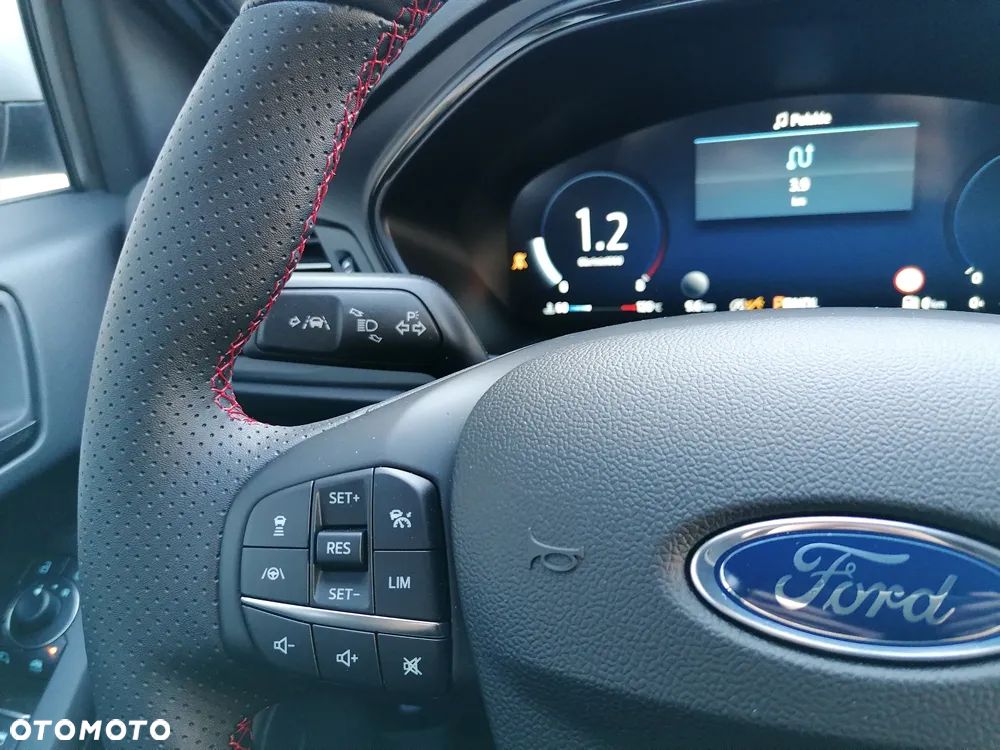 Ford Focus 1.0 EcoBoost mHEV ST-Line X - 30