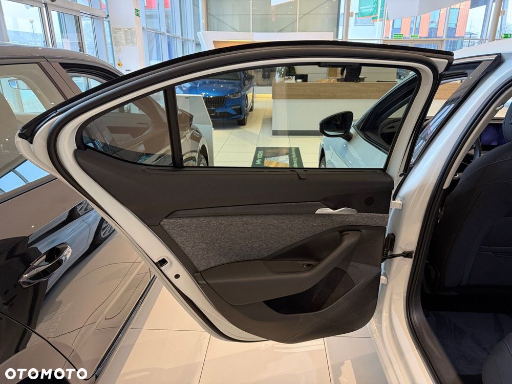 Skoda Superb 2.0 TSI Edition 130 DSG - 14