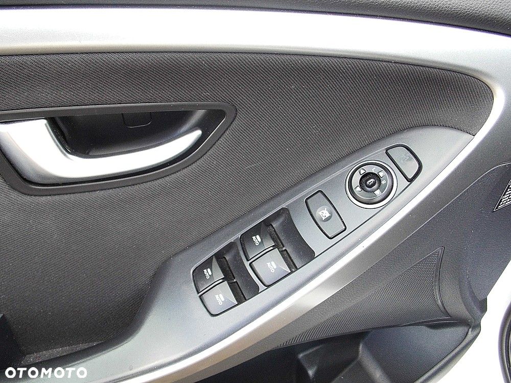 Hyundai i30 1.6 CRDi Fifa World Cup Edition - 22