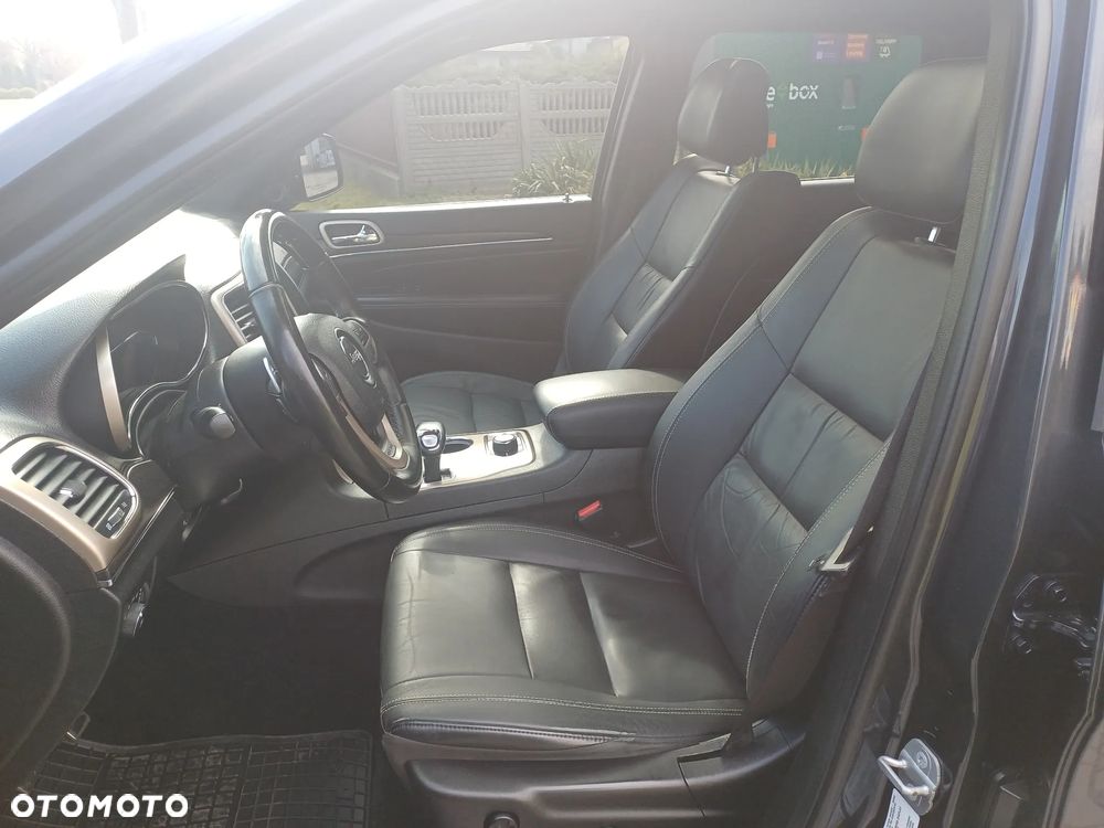 Jeep Grand Cherokee - 22