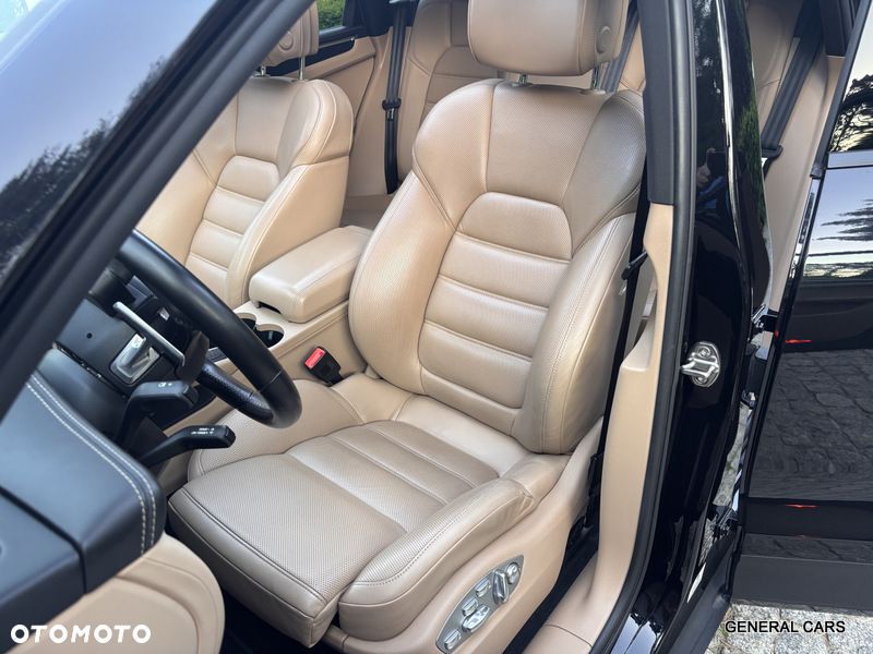 Porsche Macan - 25