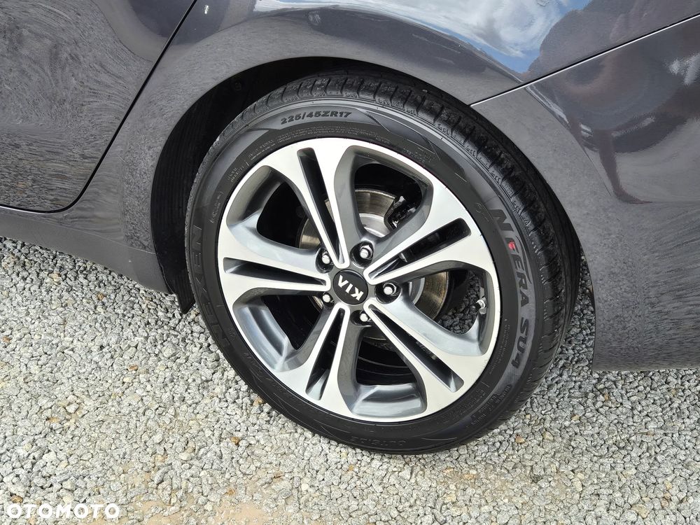 Kia Ceed 1.6 CRDi 136 ISG Platinum Edition - 23