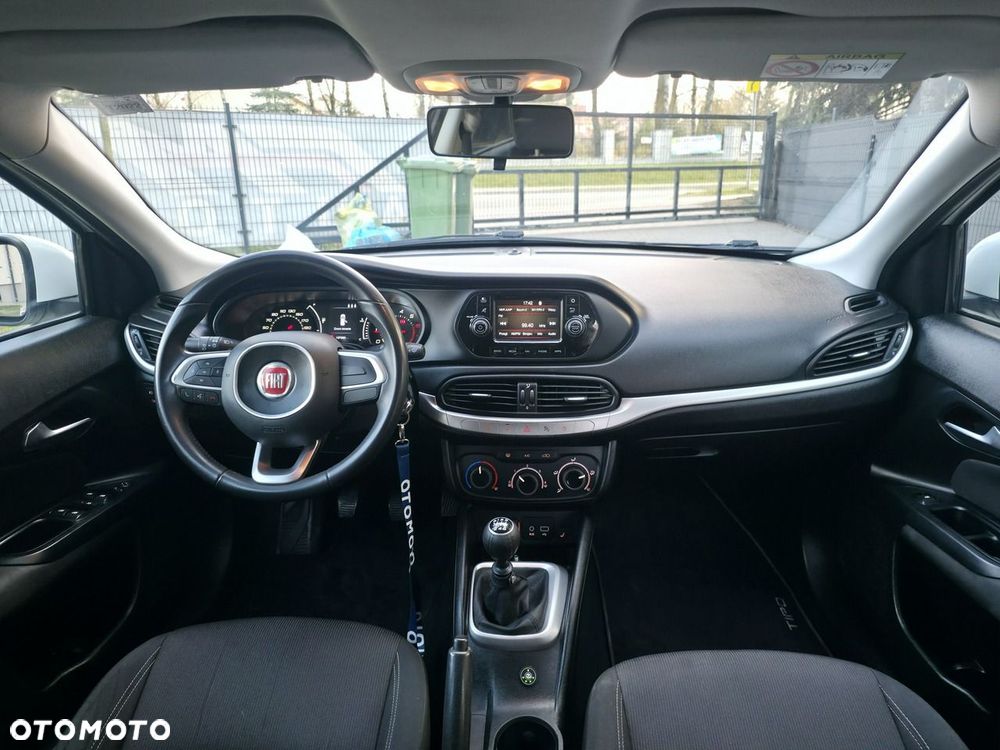 Fiat Tipo - 12