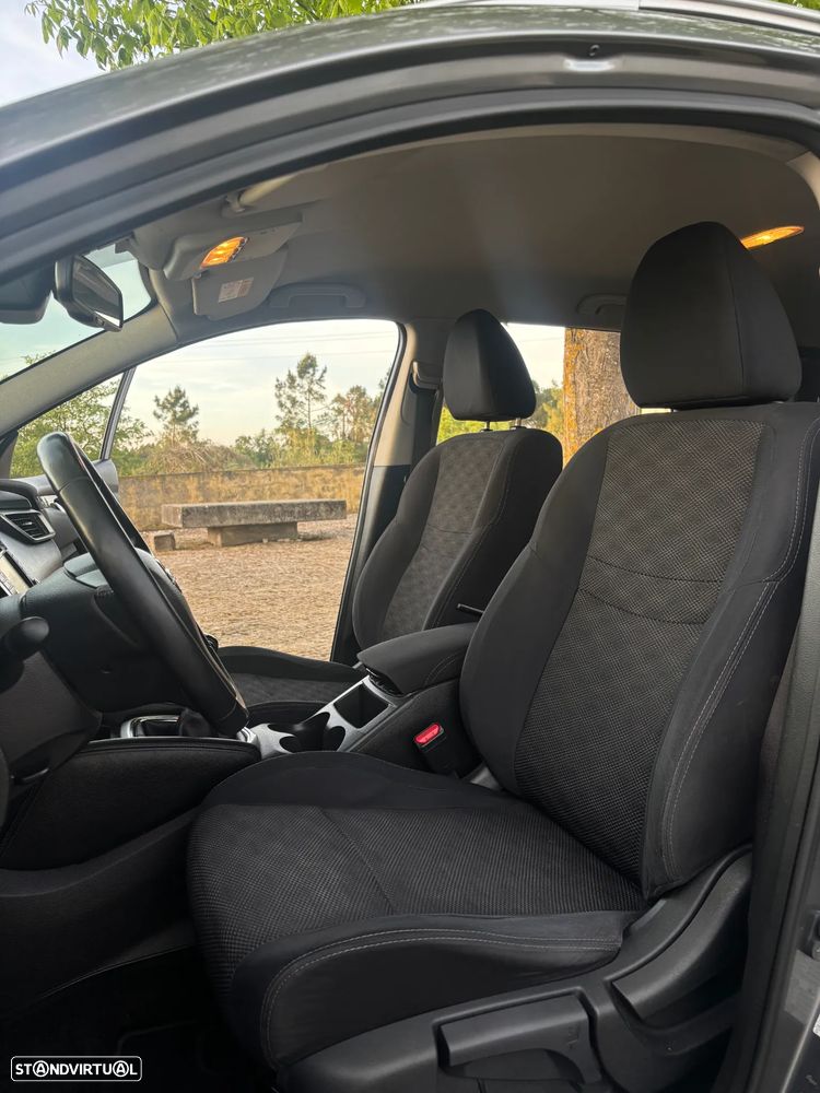 Nissan Qashqai 1.5 dCi N-Connecta 18 RS - 13
