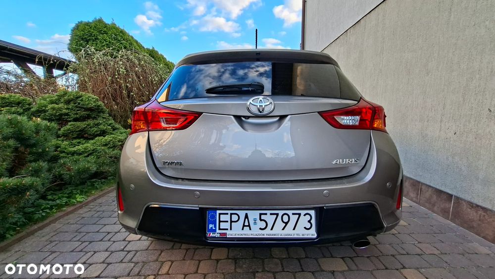 Toyota Auris 1.6 Sol - 4