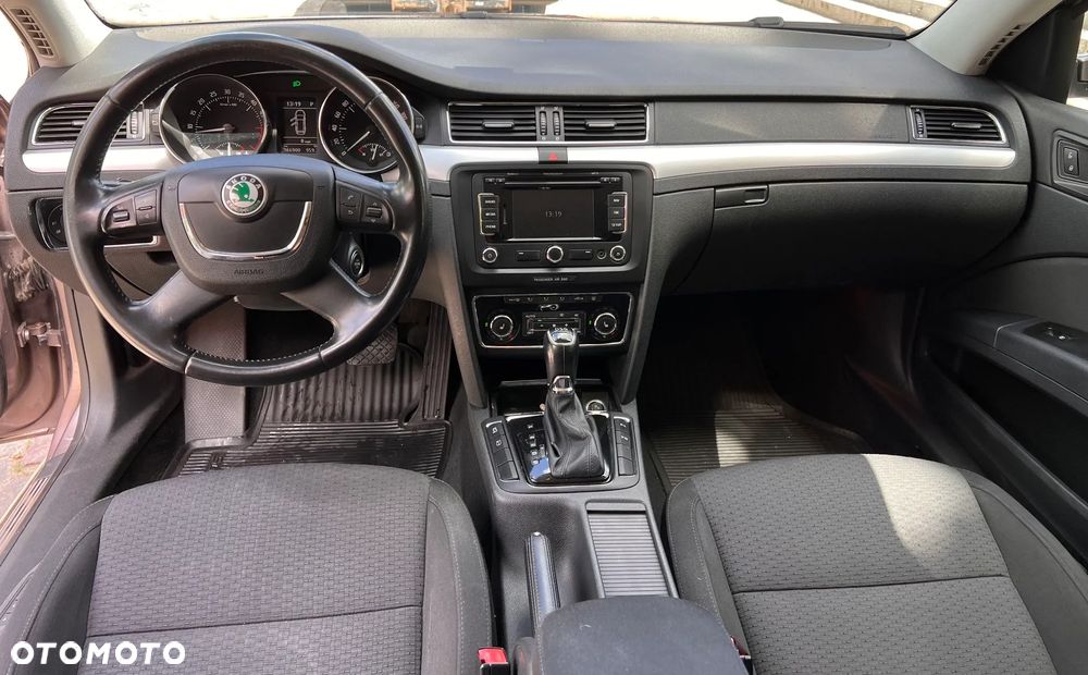 Skoda Superb 2.0 TDI Active DSG - 8
