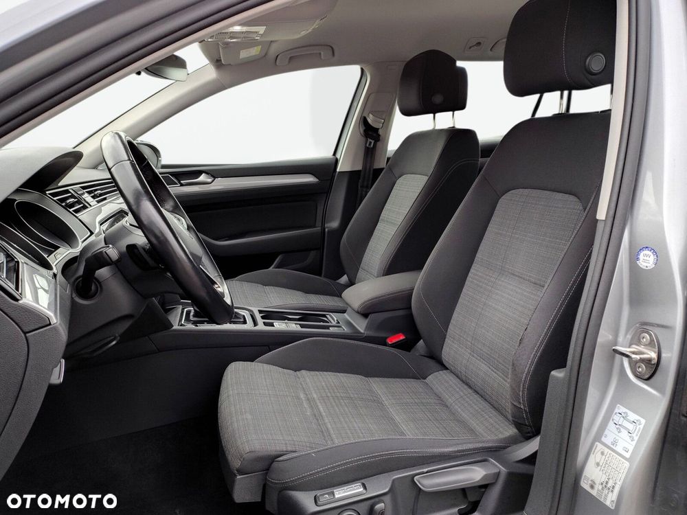 Volkswagen Passat Variant 2.0 TDI EVO Business DSG - 10