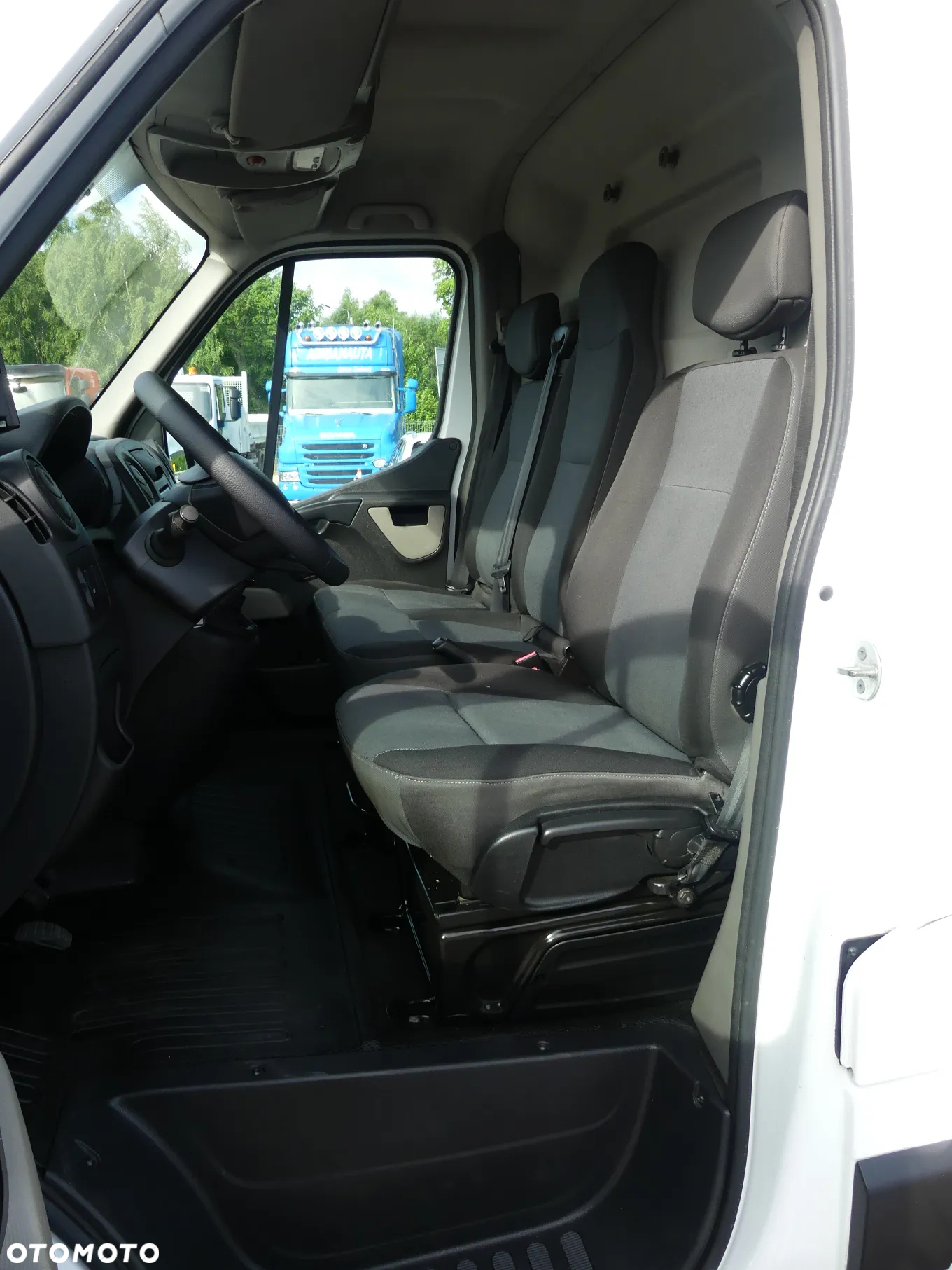 Renault MASTER / PODNOŚNIK KOSZOWY / ZWYŻKA 12M / - 22