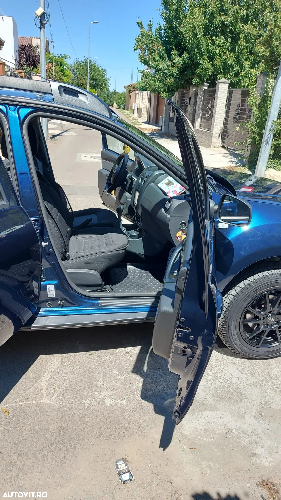 Dacia Duster 1.6 4x4 Laureate - 2