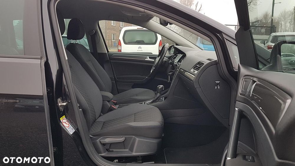 Volkswagen Golf 1.6 TDI SCR DSG Join - 29