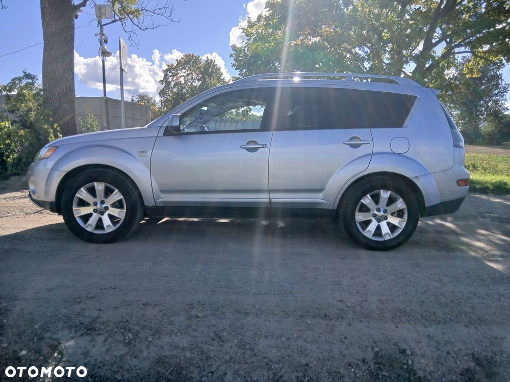 Mitsubishi Outlander 2.2 DID Intense + - 6