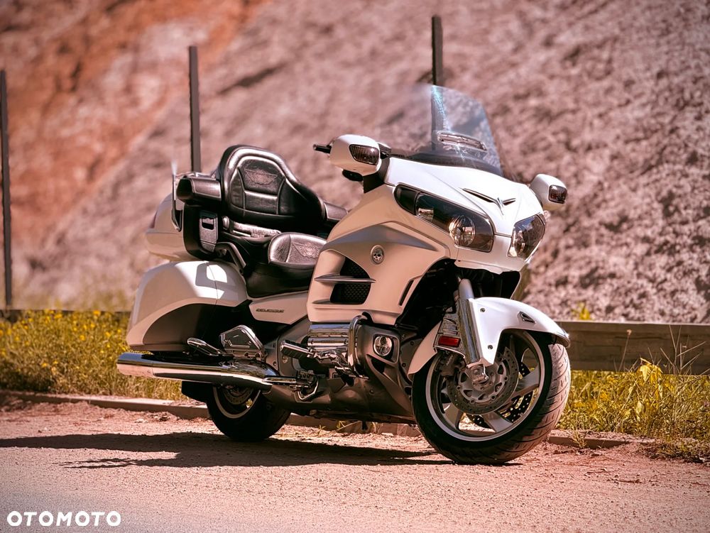 Honda GL - 9