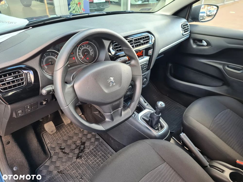 Peugeot 301 1.2 Pure Tech Access - 10