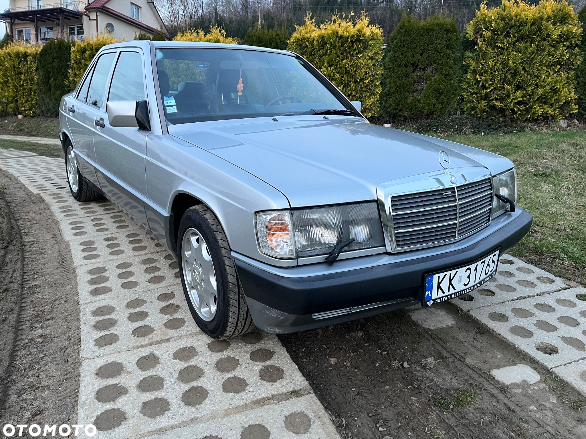 Mercedes-Benz W201 (190) - 2