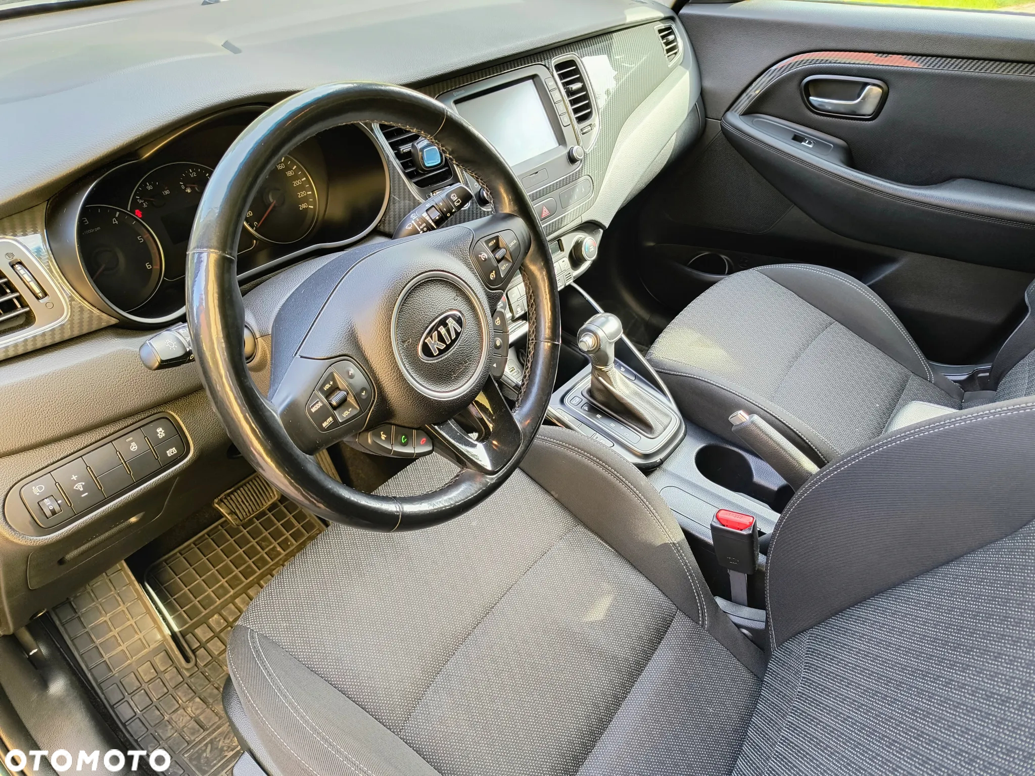 Kia Carens 1.7 CRDi L 7os DCT - 3