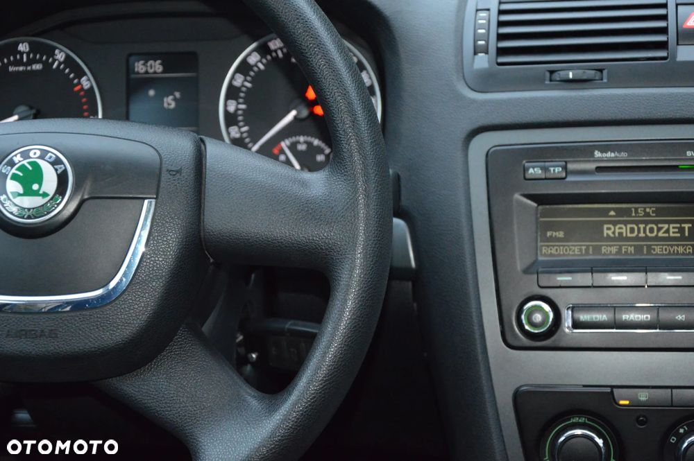 Skoda Octavia 1.6 Ambiente - 20