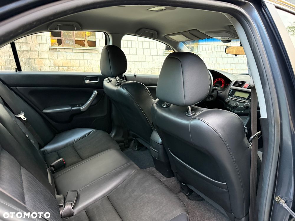 Honda Accord 2.0 Comfort - 13
