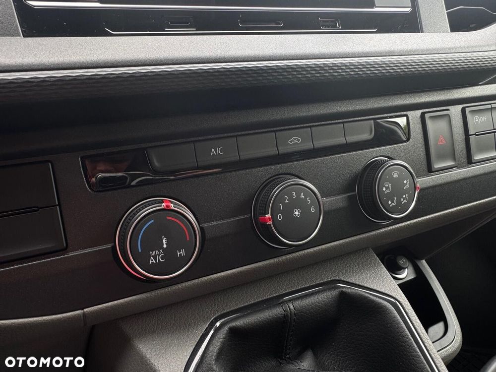 Volkswagen Transporter Kombi L2H1 - 19