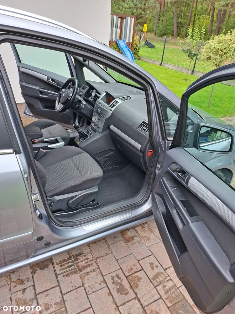 Opel Zafira 1.7 CDTI - 19