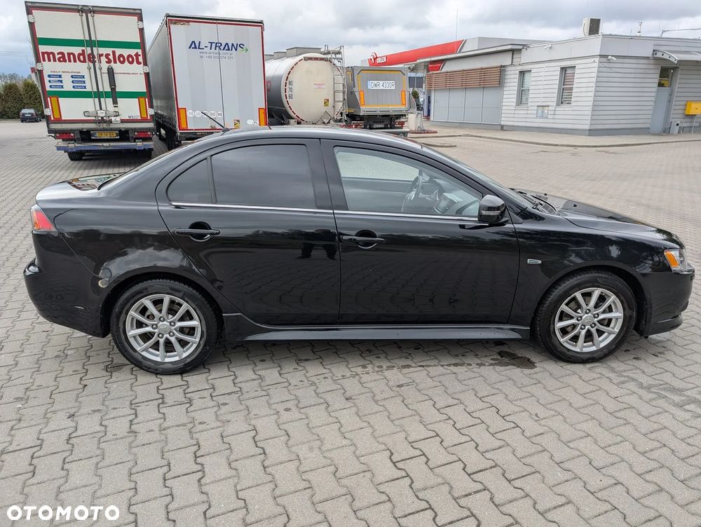 Mitsubishi Lancer 1.6 Intense - 8