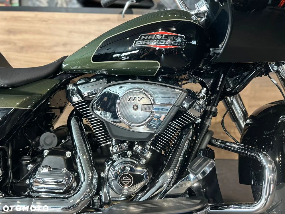 Harley-Davidson Touring Road Glide - 2