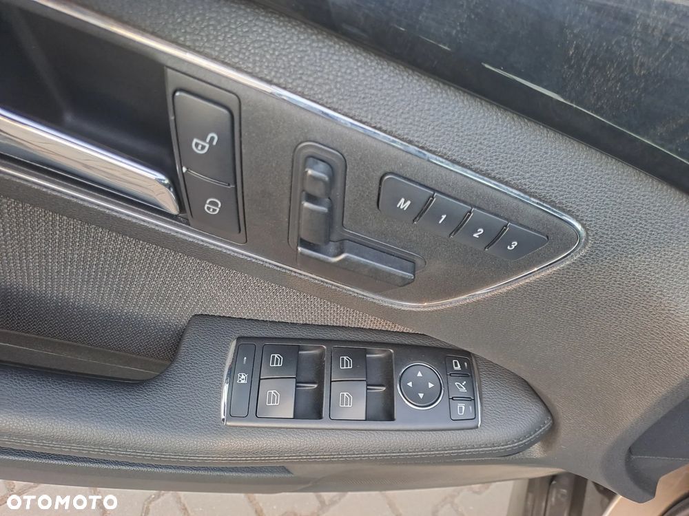 Mercedes-Benz Klasa E 350 CDI BlueEff Avantgarde - 19