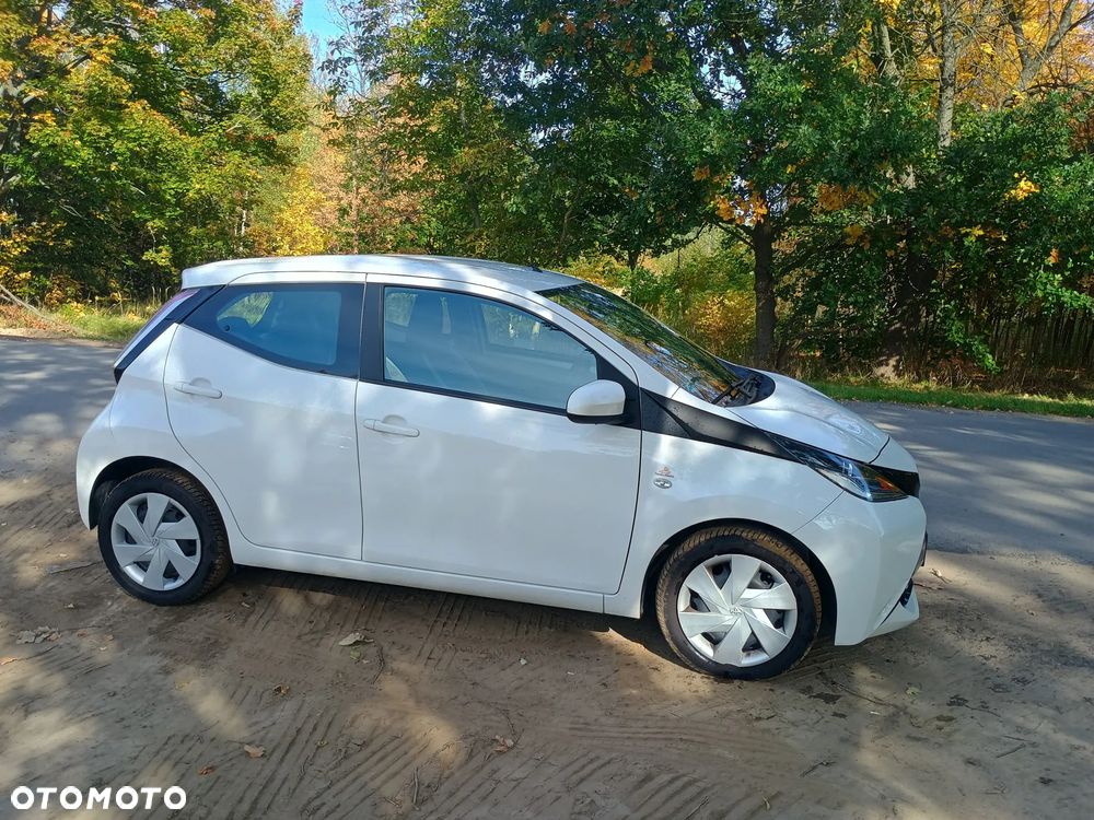 Toyota Aygo x-play - 3