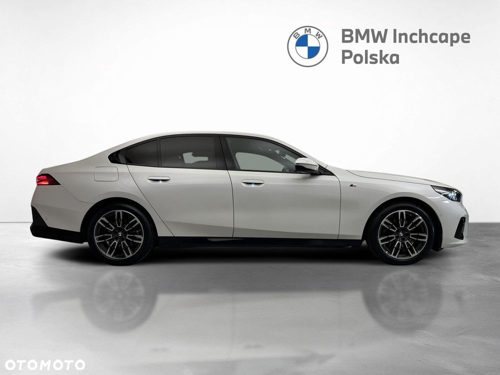 BMW Seria 5 520i mHEV M Sport - 6