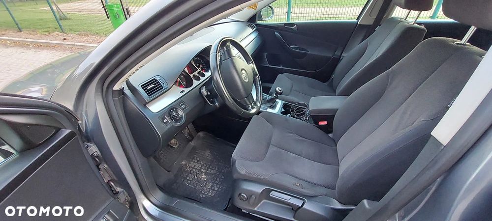 Volkswagen Passat 1.9 TDI Comfortline - 7