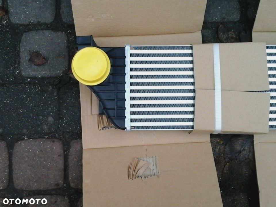 CHŁODNICA POWIETRZA INTERCOOLER MASTER III, MOVANO, NV400 10- 2.3 DCI - 2