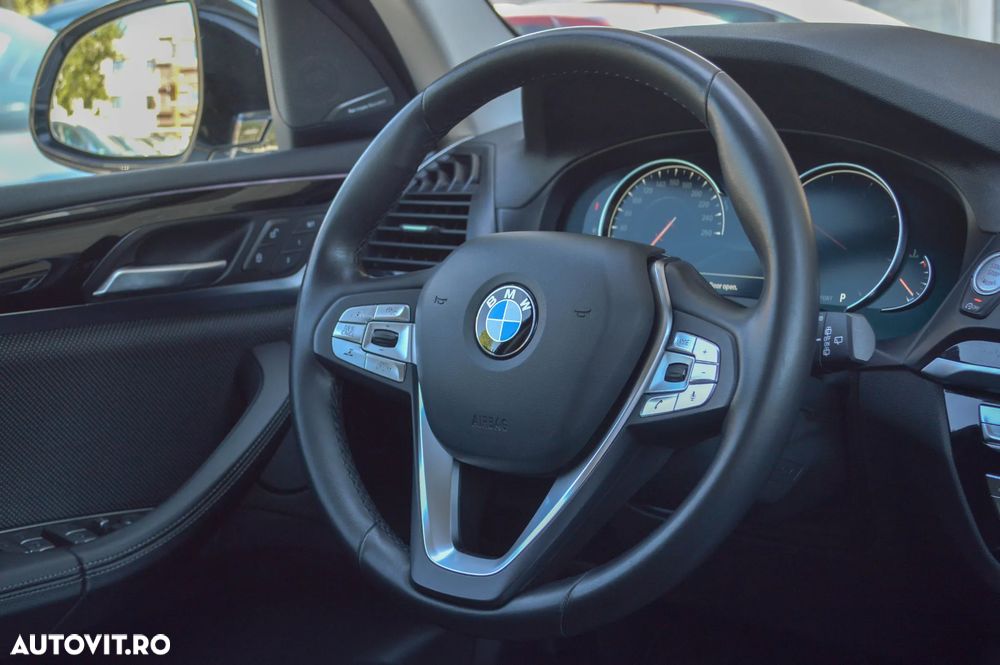 BMW X3 xDrive20d AT Luxury Line - 30