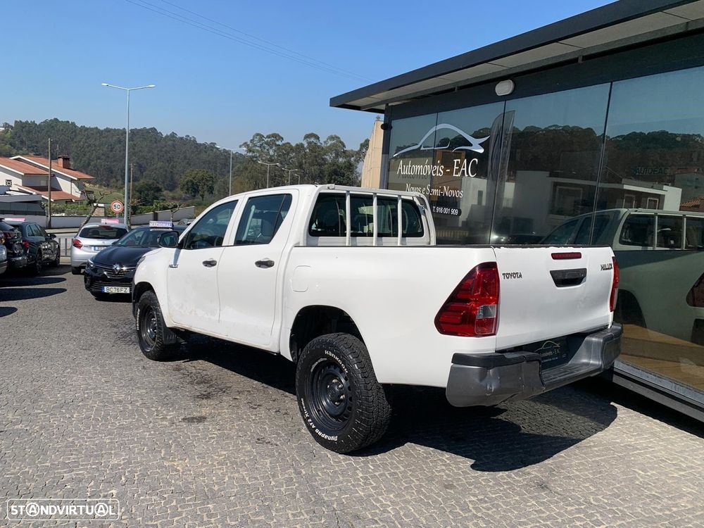 Toyota Hilux 2.4 D-4D 2WD CD - 3