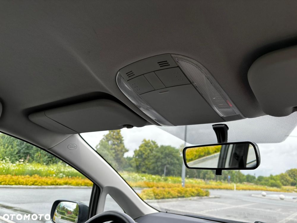 Toyota Auris 1.6 Sol - 17