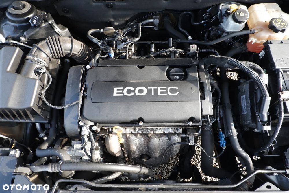 Chevrolet Cruze 1.6 LS - 37