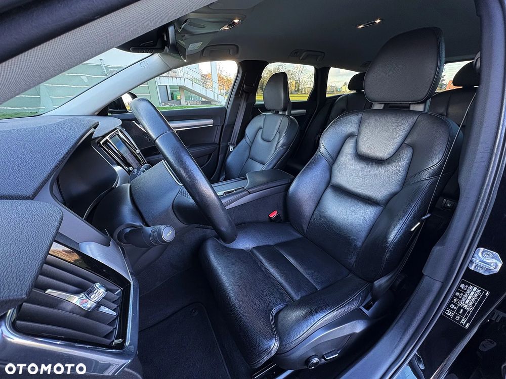 Volvo V90 D3 Momentum Pro - 23