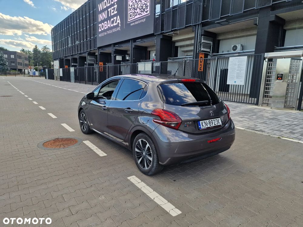 Peugeot 208 - 3