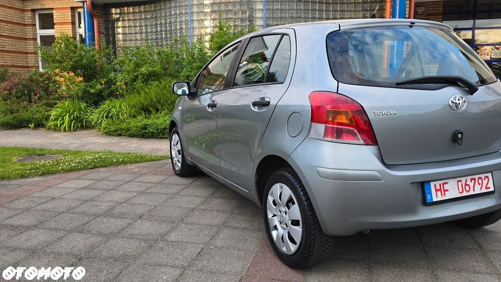 Toyota Yaris - 33