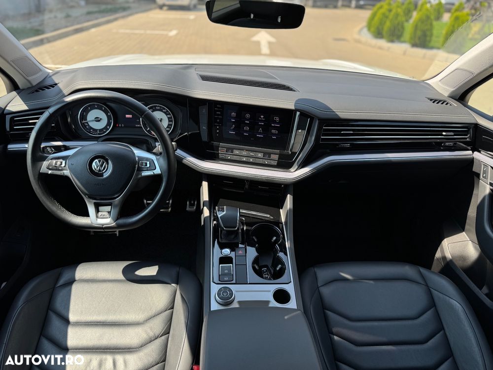 Volkswagen Touareg V6 TSI R-Style - 5