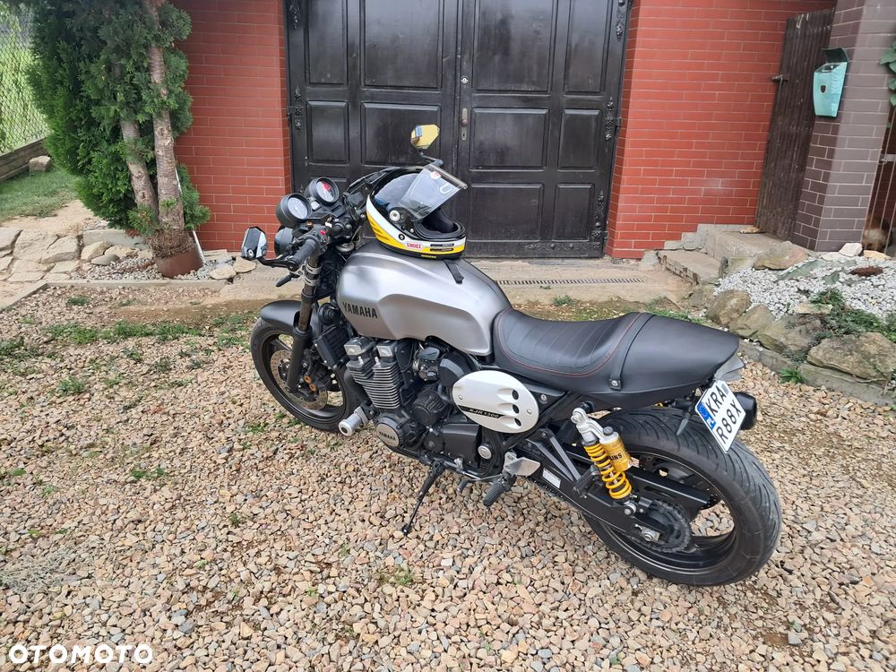 Yamaha XJR - 10